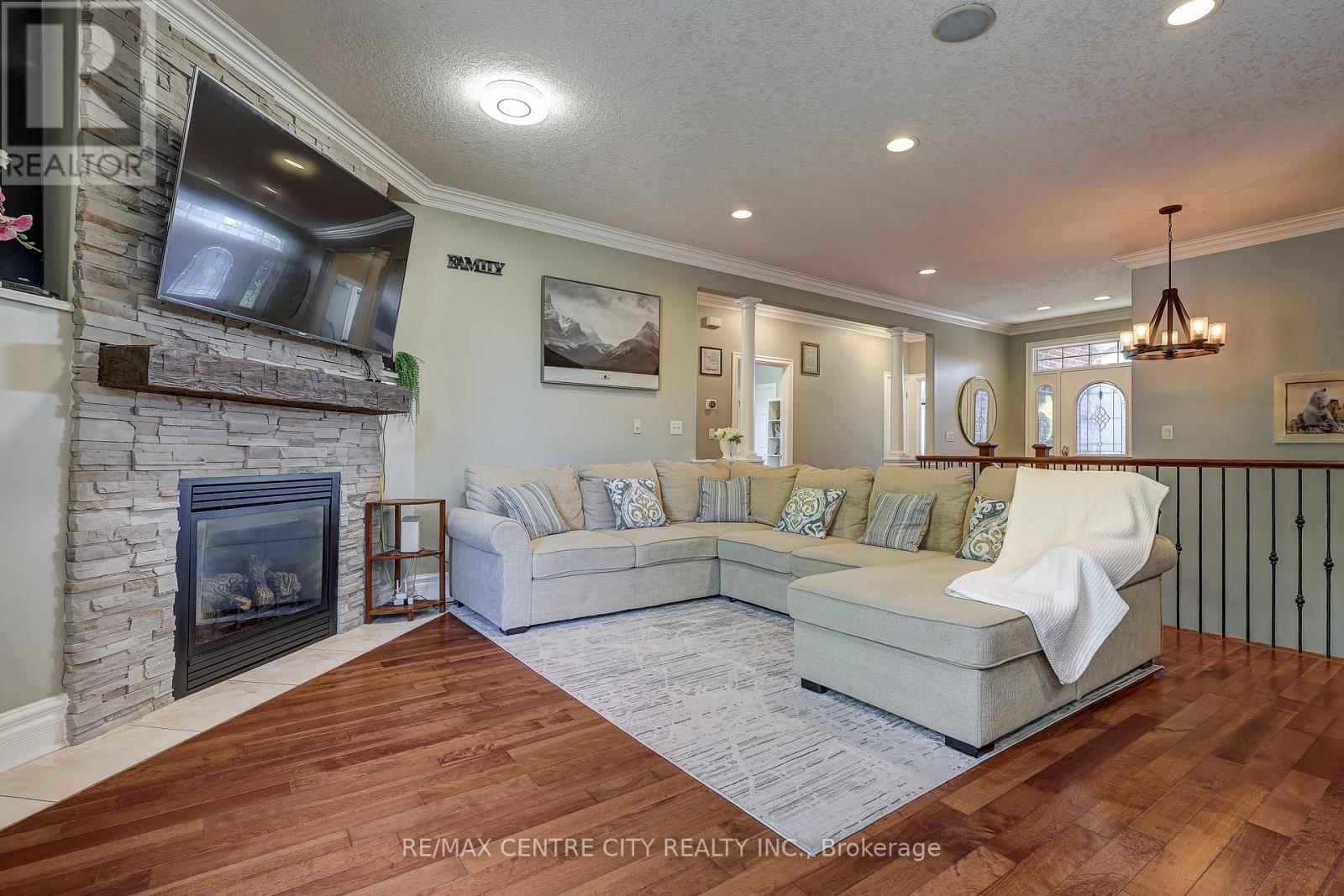 1 Mcgregor Court, St. Thomas, Ontario N5P 4H7 - Photo 17 - X12405031