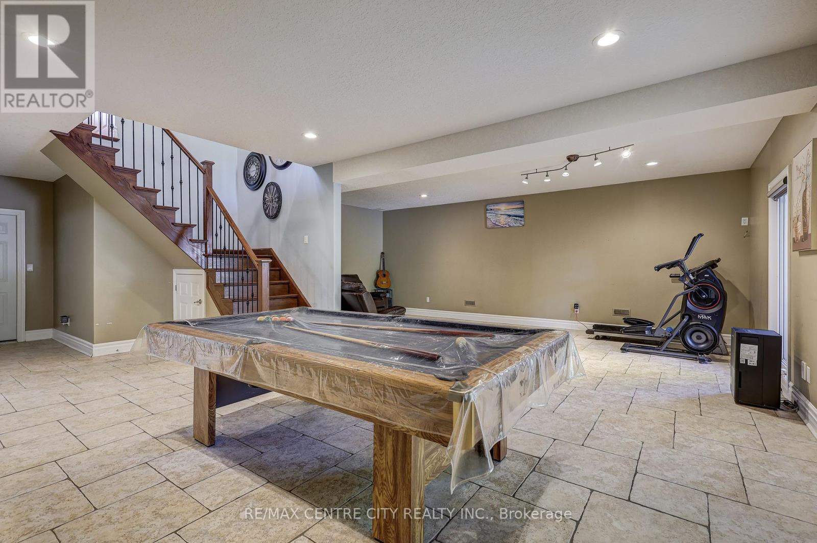 1 Mcgregor Court, St. Thomas, Ontario N5P 4H7 - Photo 37 - X12405031