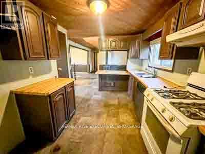 1162 Thousand Islands Parkway, Front Of Yonge, Ontario K0E 1R0 - Photo 14 - X12503660