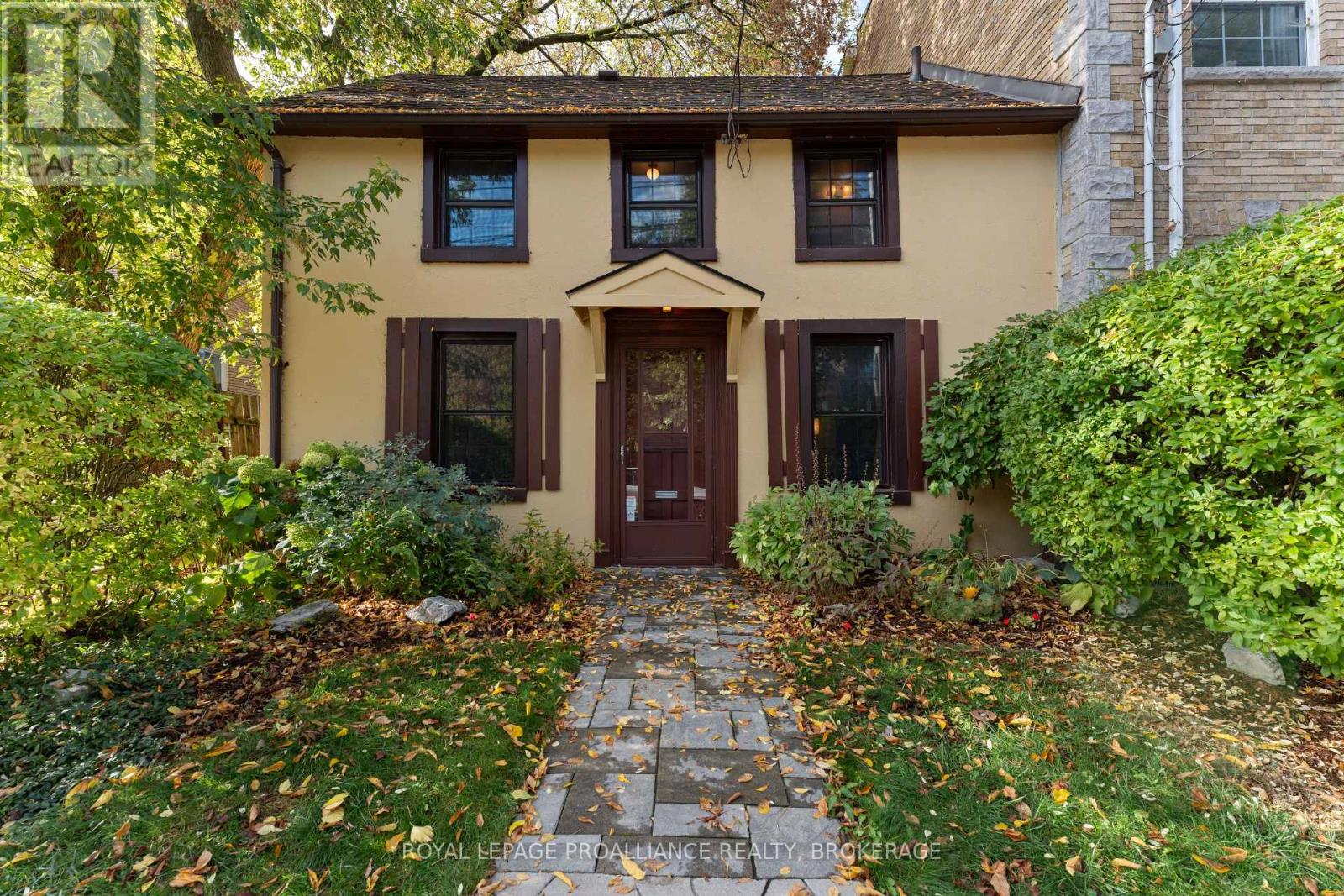 94 William Street, Kingston (Central City East), Ontario  K7L 2C5 - Photo 2 - X12515764