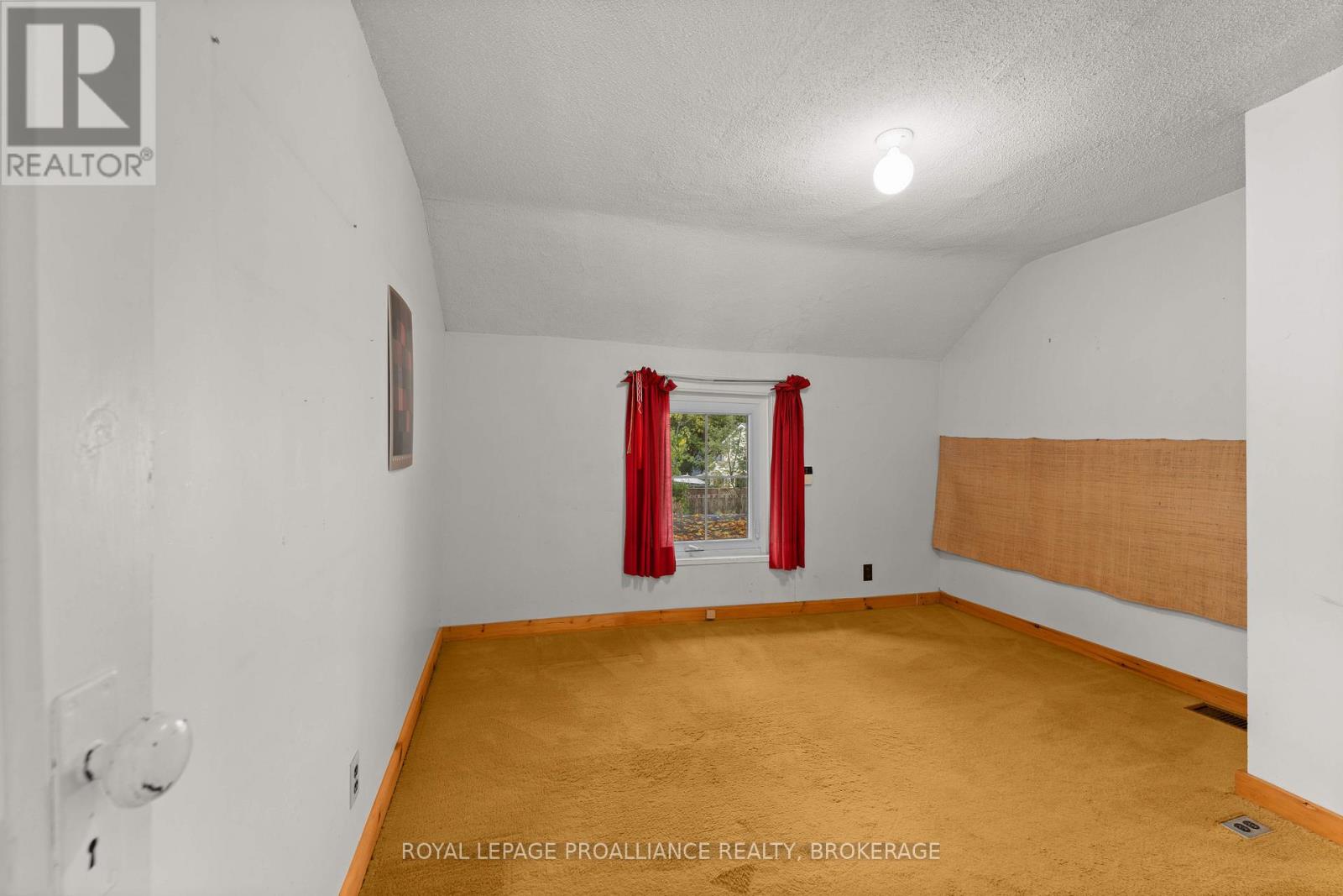 94 William Street, Kingston (Central City East), Ontario  K7L 2C5 - Photo 21 - X12515764