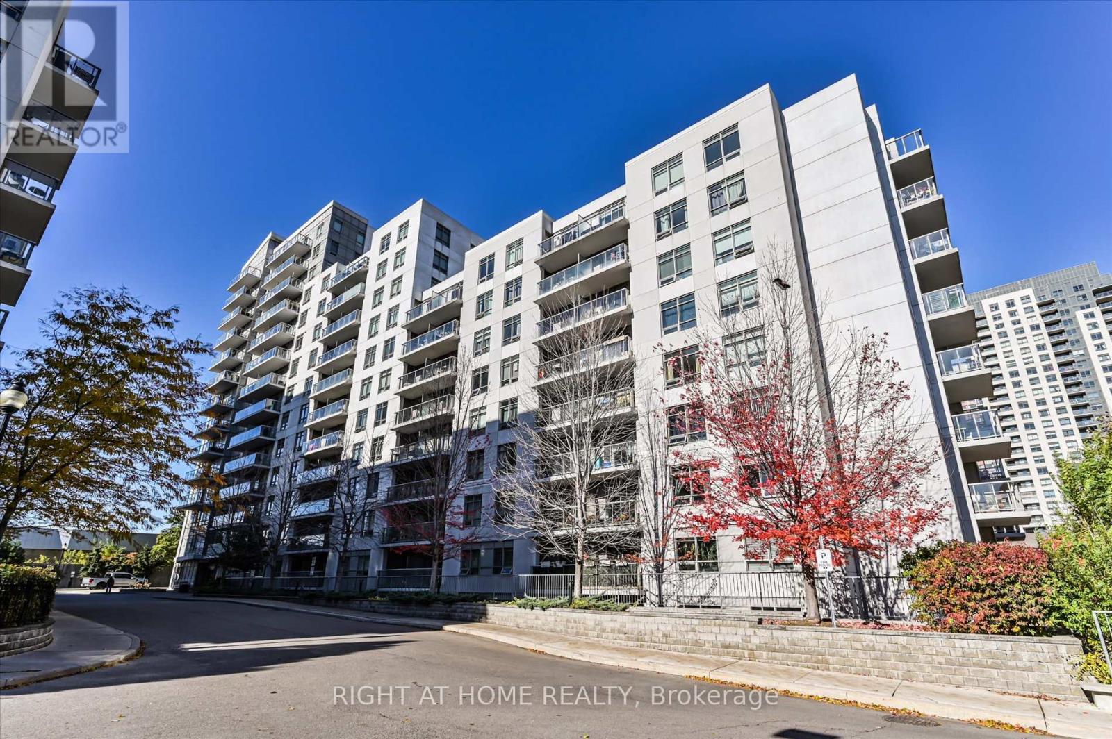 910 - 816 LANSDOWNE AVENUE, Toronto, Ontario