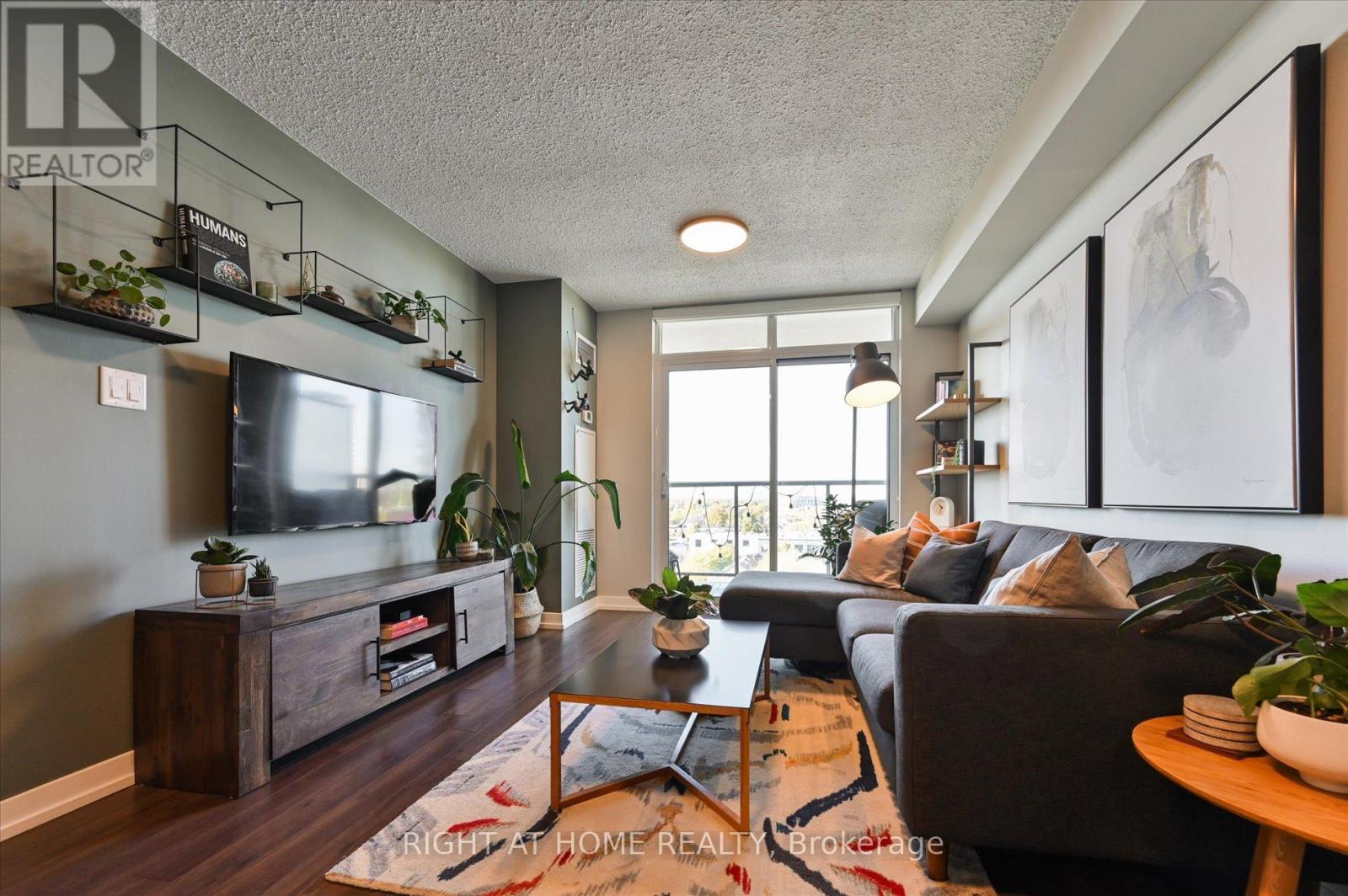 910 - 816 Lansdowne Avenue, Toronto, Ontario  M6H 4K6 - Photo 10 - W12515738