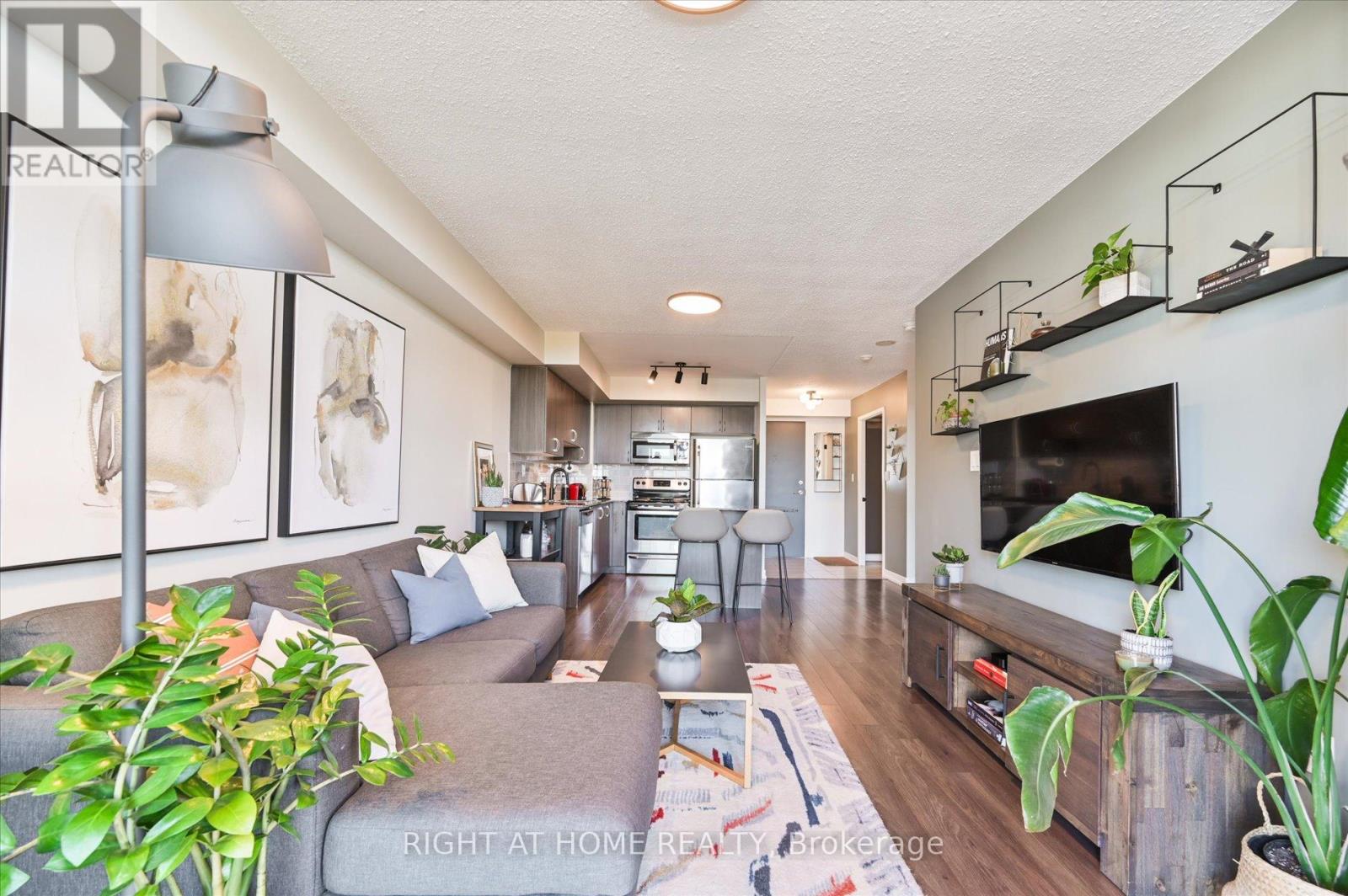 910 - 816 Lansdowne Avenue, Toronto, Ontario  M6H 4K6 - Photo 11 - W12515738