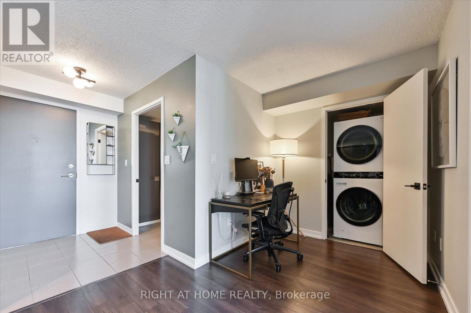 910 - 816 Lansdowne Avenue, Toronto, Ontario  M6H 4K6 - Photo 19 - W12515738