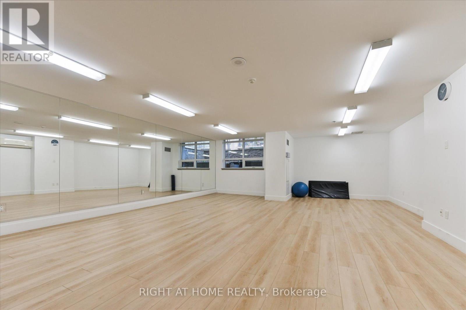 910 - 816 Lansdowne Avenue, Toronto, Ontario  M6H 4K6 - Photo 24 - W12515738