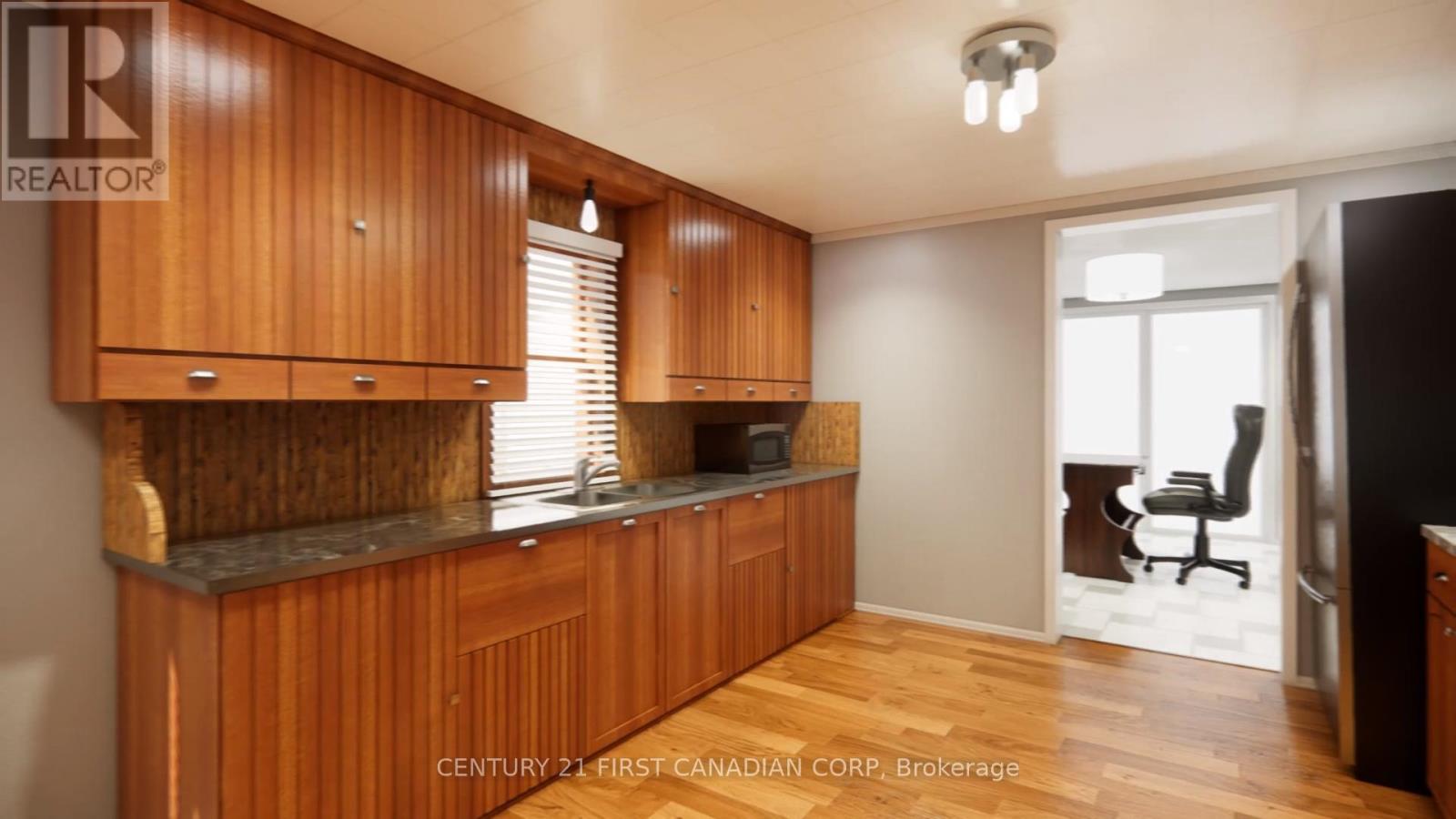 291 24 Highway W, Norfolk, Ontario N0E 1X0 - Photo 12 - X12515776