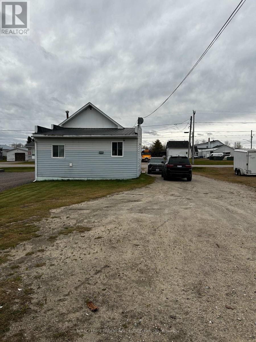93 Leonard Avenue, Kapuskasing, Ontario P0L 1V0 - Photo 5 - T12515758