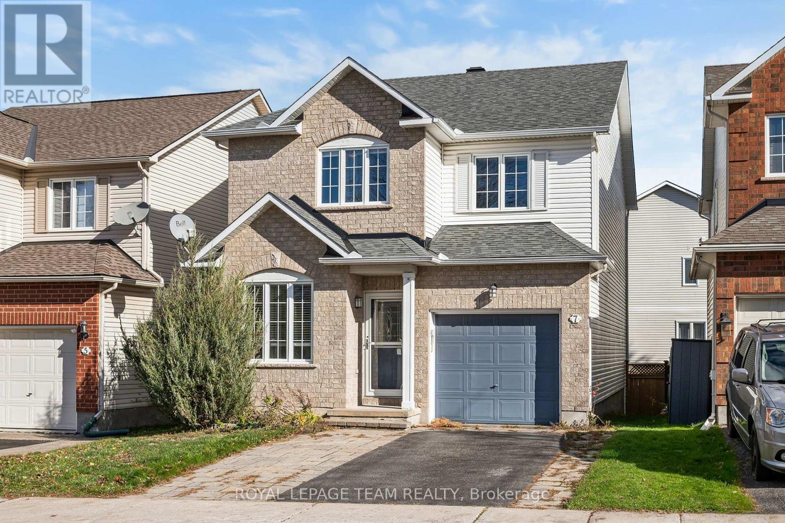 7 San Mateo Drive, Ottawa, Ontario  K2J 5B3 - Photo 2 - X12515838