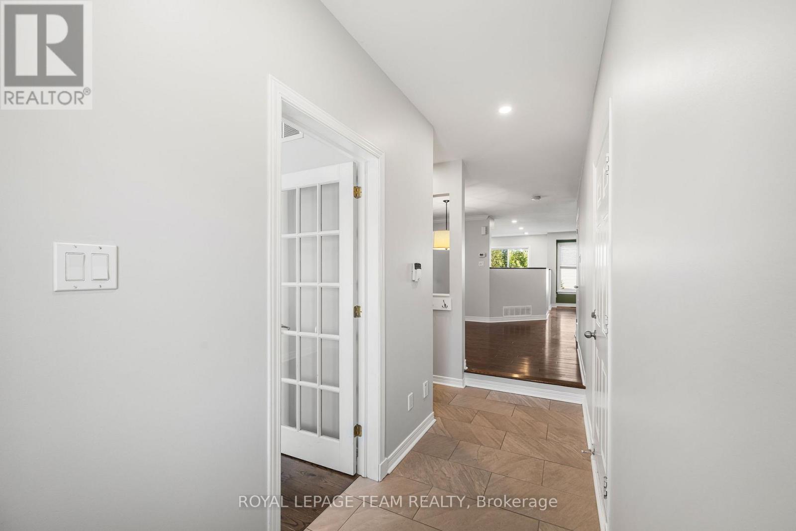 7 San Mateo Drive, Ottawa, Ontario  K2J 5B3 - Photo 6 - X12515838