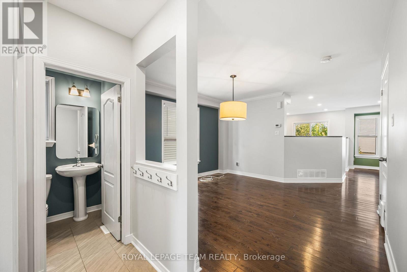 7 San Mateo Drive, Ottawa, Ontario  K2J 5B3 - Photo 9 - X12515838