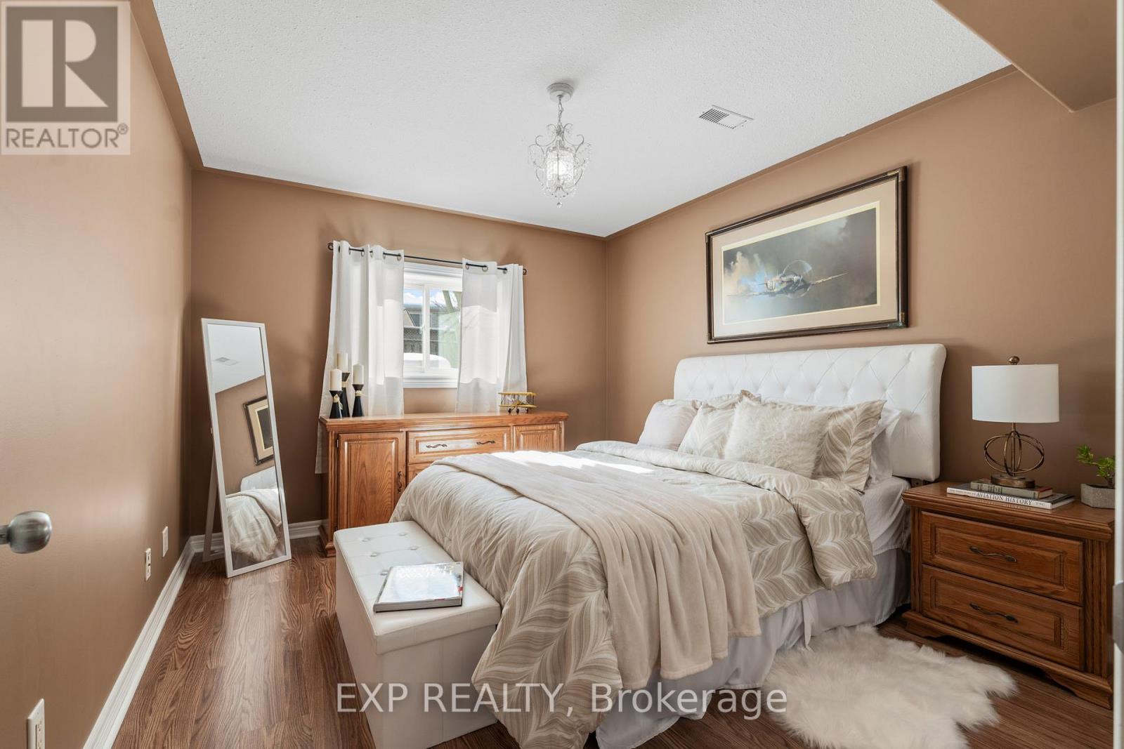 7090 Julie Drive, Niagara Falls (Forestview), Ontario  L2H 3L4 - Photo 23 - X12515770