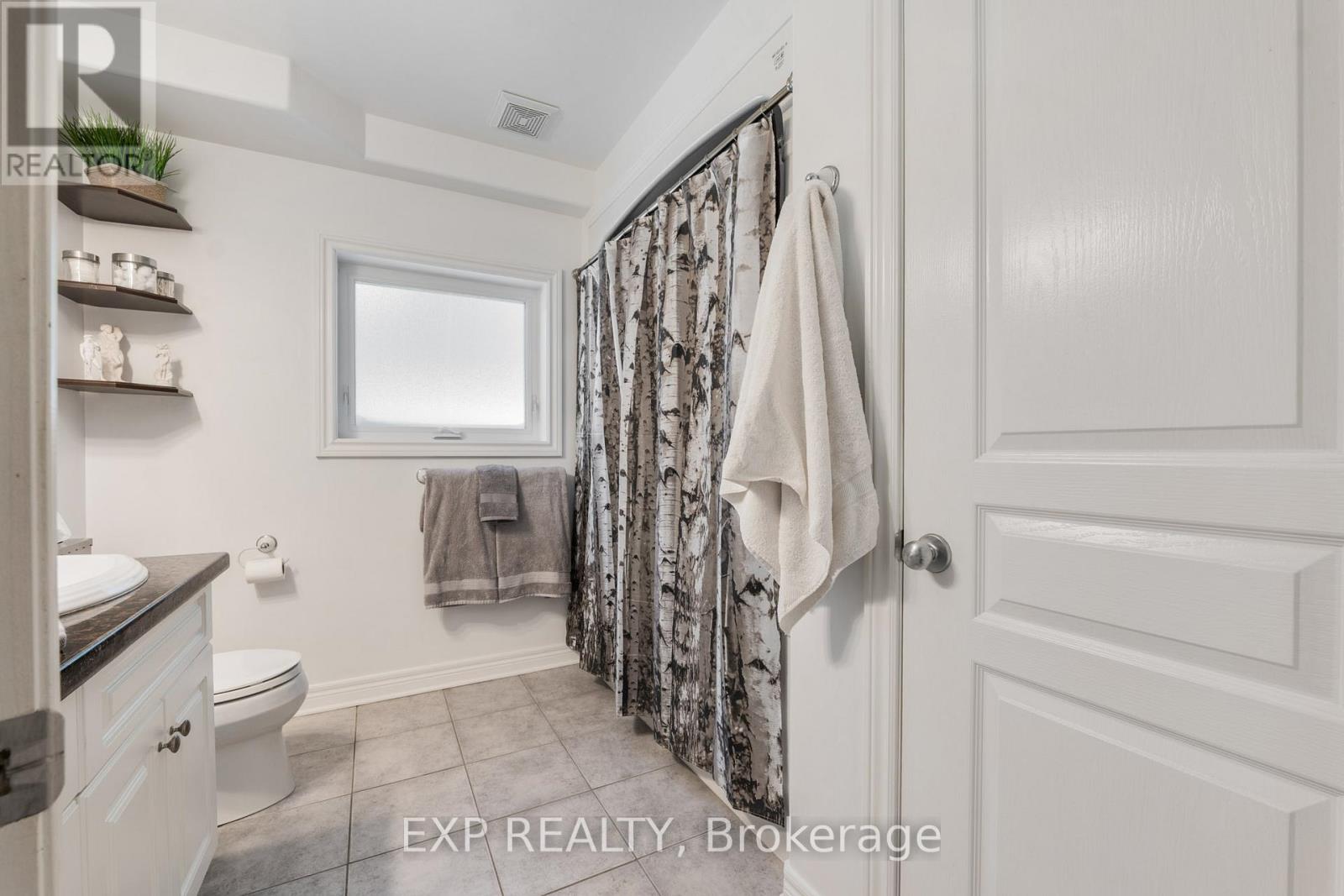 7090 Julie Drive, Niagara Falls (Forestview), Ontario  L2H 3L4 - Photo 24 - X12515770