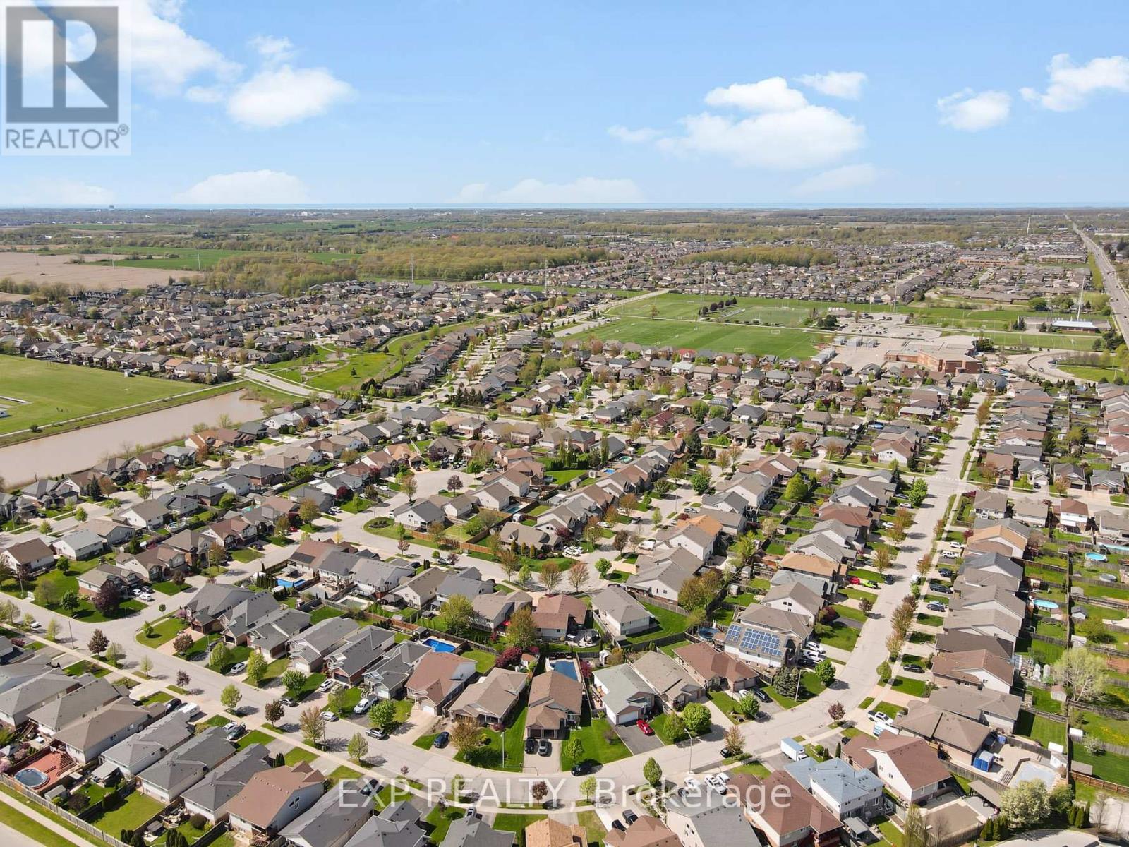 7090 Julie Drive, Niagara Falls (Forestview), Ontario  L2H 3L4 - Photo 39 - X12515770