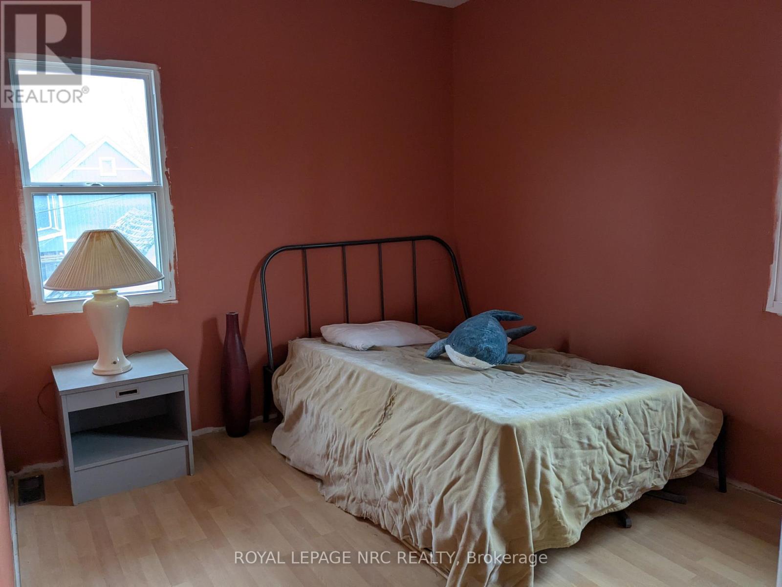 4742 Epworth Circle, Niagara Falls (Downtown), Ontario  L2E 1C9 - Photo 22 - X12515802