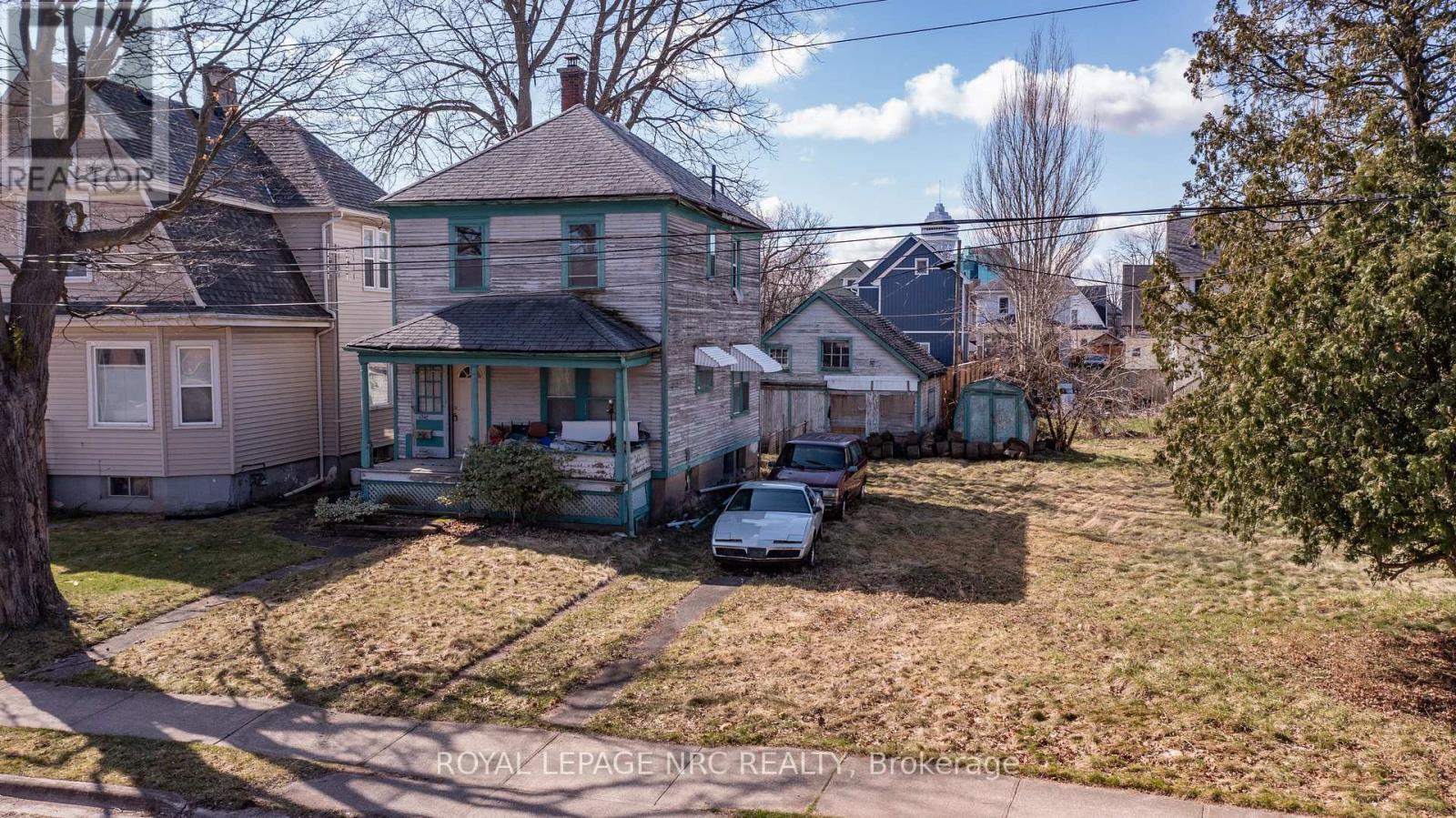 4742 Epworth Circle, Niagara Falls (Downtown), Ontario  L2E 1C9 - Photo 3 - X12515802