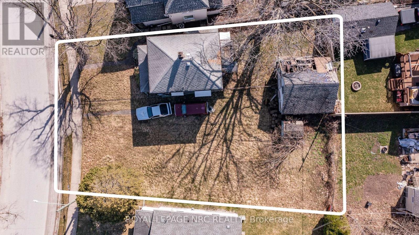 4742 Epworth Circle, Niagara Falls (Downtown), Ontario  L2E 1C9 - Photo 4 - X12515802