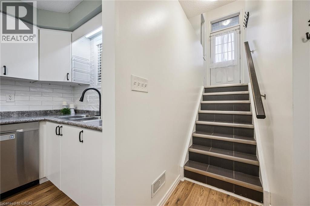 931 Glasgow Street Unit# 13d, Waterloo, Ontario  N2N 0B6 - Photo 4 - 40785681