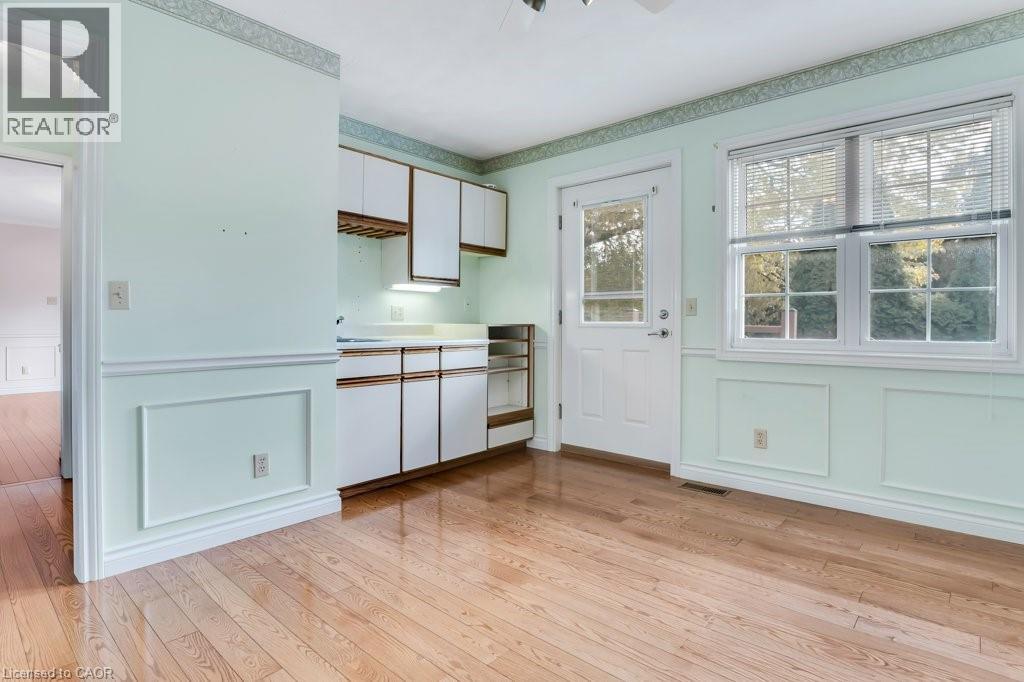 24 Lake Street, Grimsby, Ontario  L3M 2G7 - Photo 16 - 40780905