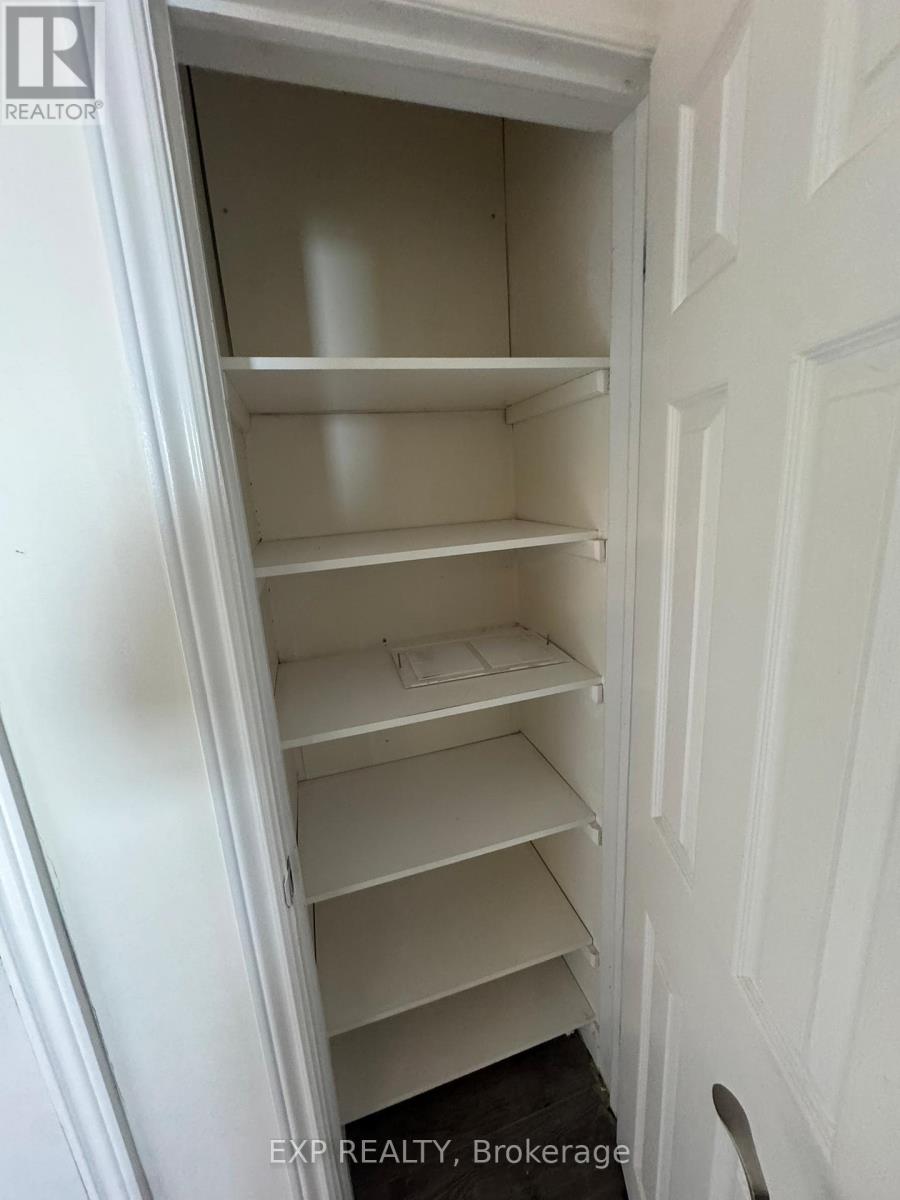 Upper - 97 Central Park Boulevard N, Oshawa, Ontario  L1G 5Y4 - Photo 14 - E12473362