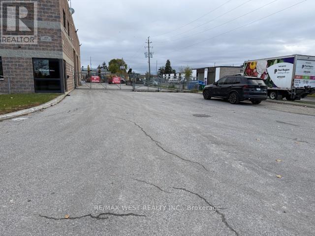 2 - 69 Healey Road, Caledon, Ontario  L7E 5A4 - Photo 5 - W12481571