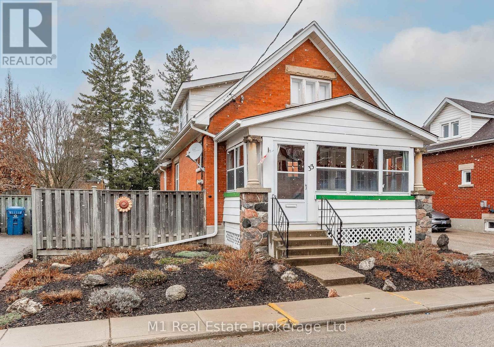 33 Verney Street, Guelph, Ontario  N1H 1N5 - Photo 2 - X12515778