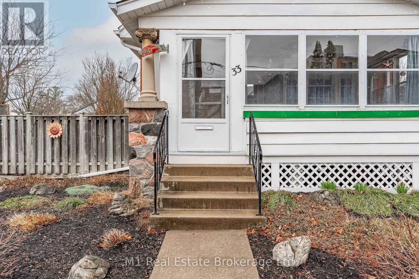 33 Verney Street, Guelph, Ontario  N1H 1N5 - Photo 4 - X12515778