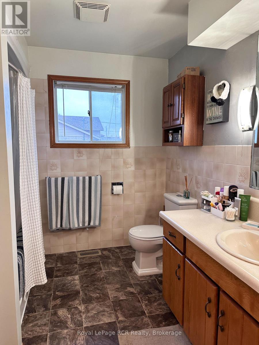 389 17th Avenue, Hanover, Ontario  N4N 3A2 - Photo 28 - X12515784