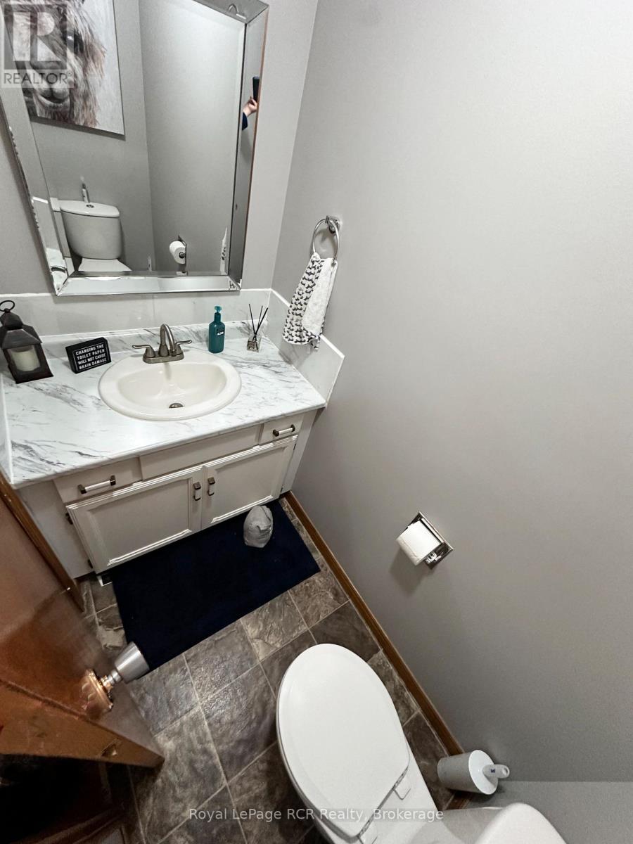 389 17th Avenue, Hanover, Ontario  N4N 3A2 - Photo 33 - X12515784