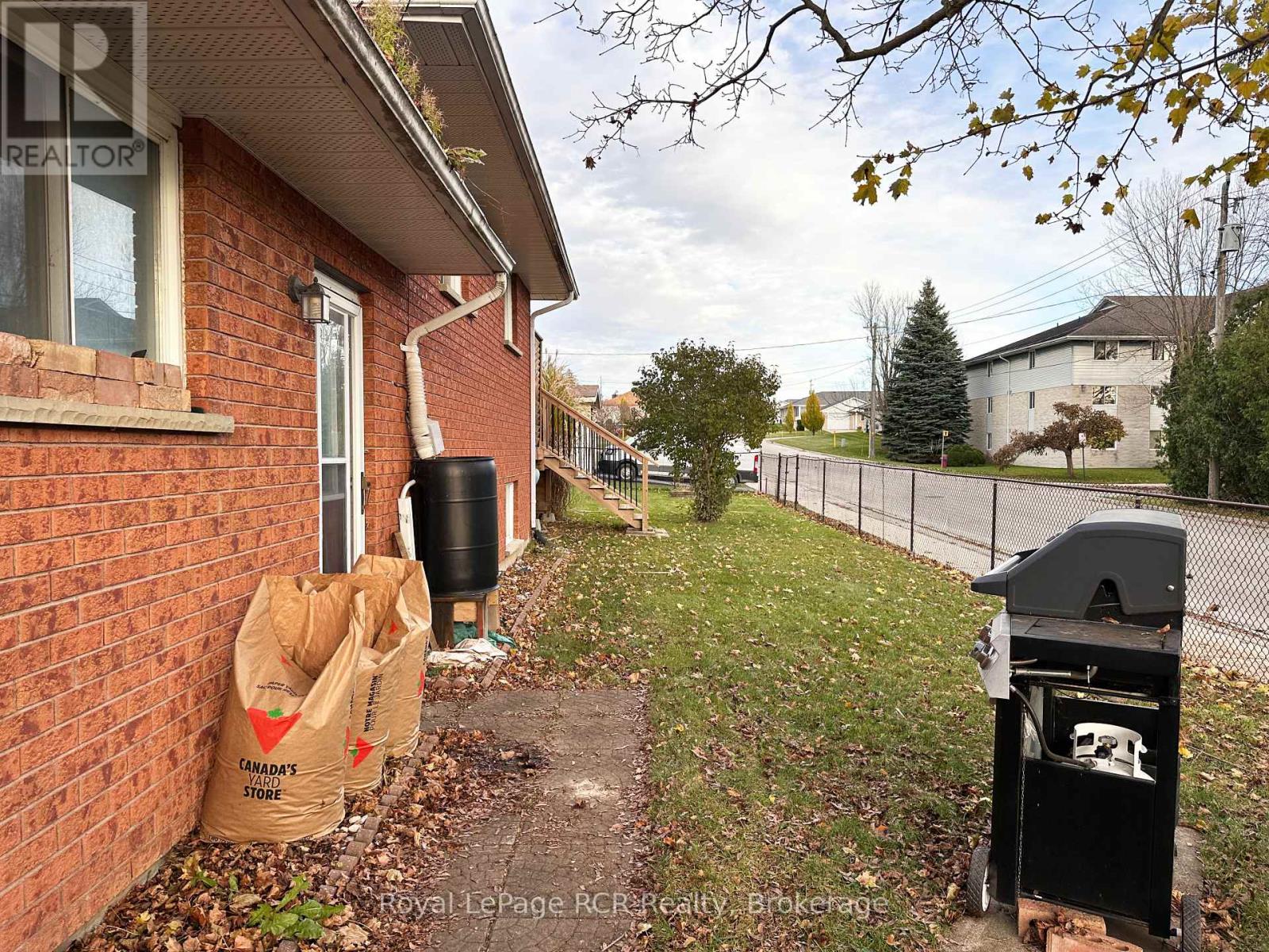 389 17th Avenue, Hanover, Ontario  N4N 3A2 - Photo 4 - X12515784