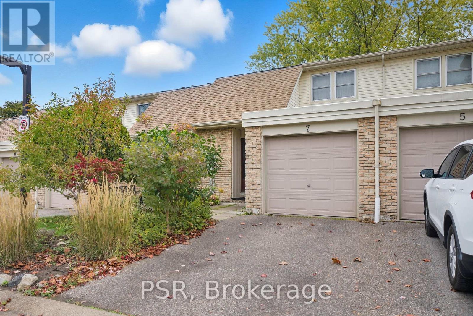 22 - 7 CHAMBERLAIN COURT, Ajax, Ontario