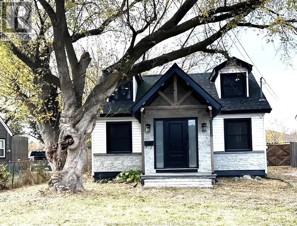 MLS# 25028102: 3555 HOWARD, Windsor, Canada