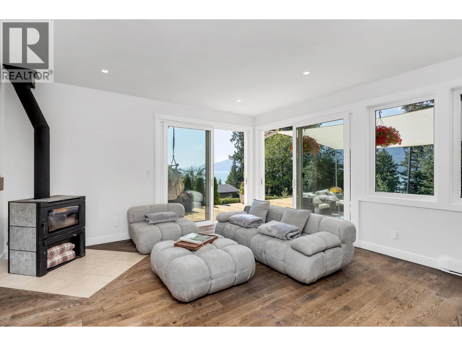 679 Copper Drive, Britannia Beach, British Columbia  V0N 1J0 - Photo 7 - R3063530