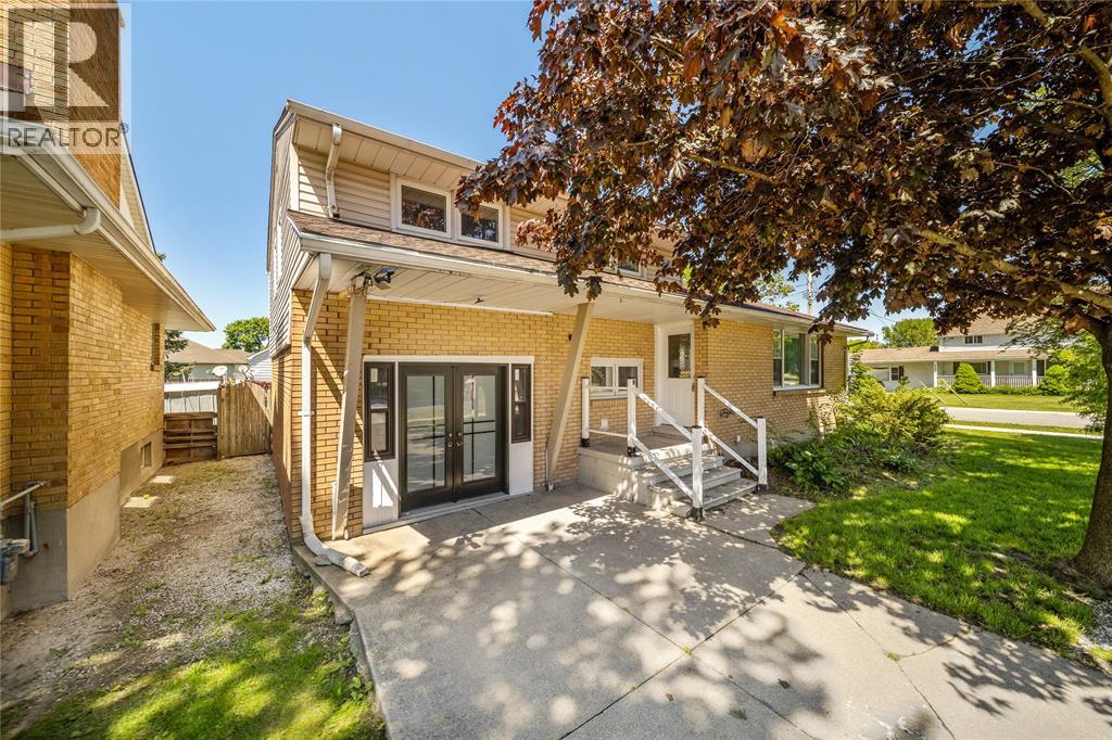 212 Cameron Street, St Clair, Ontario N0N 1G0 - Photo 2 - 25028081