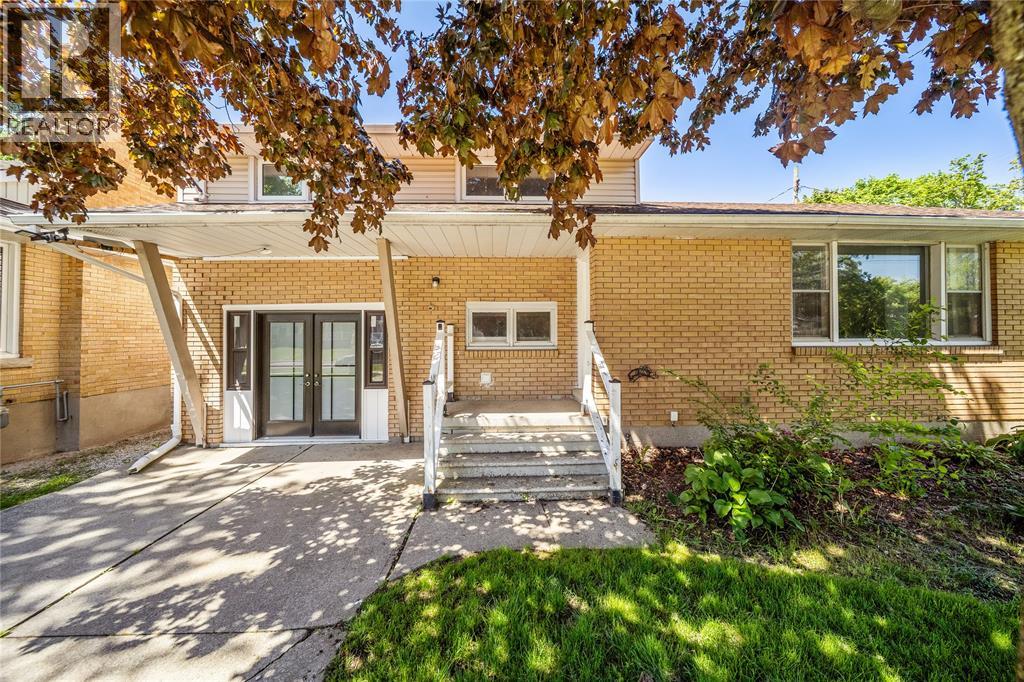 212 Cameron Street, St Clair, Ontario N0N 1G0 - Photo 3 - 25028081