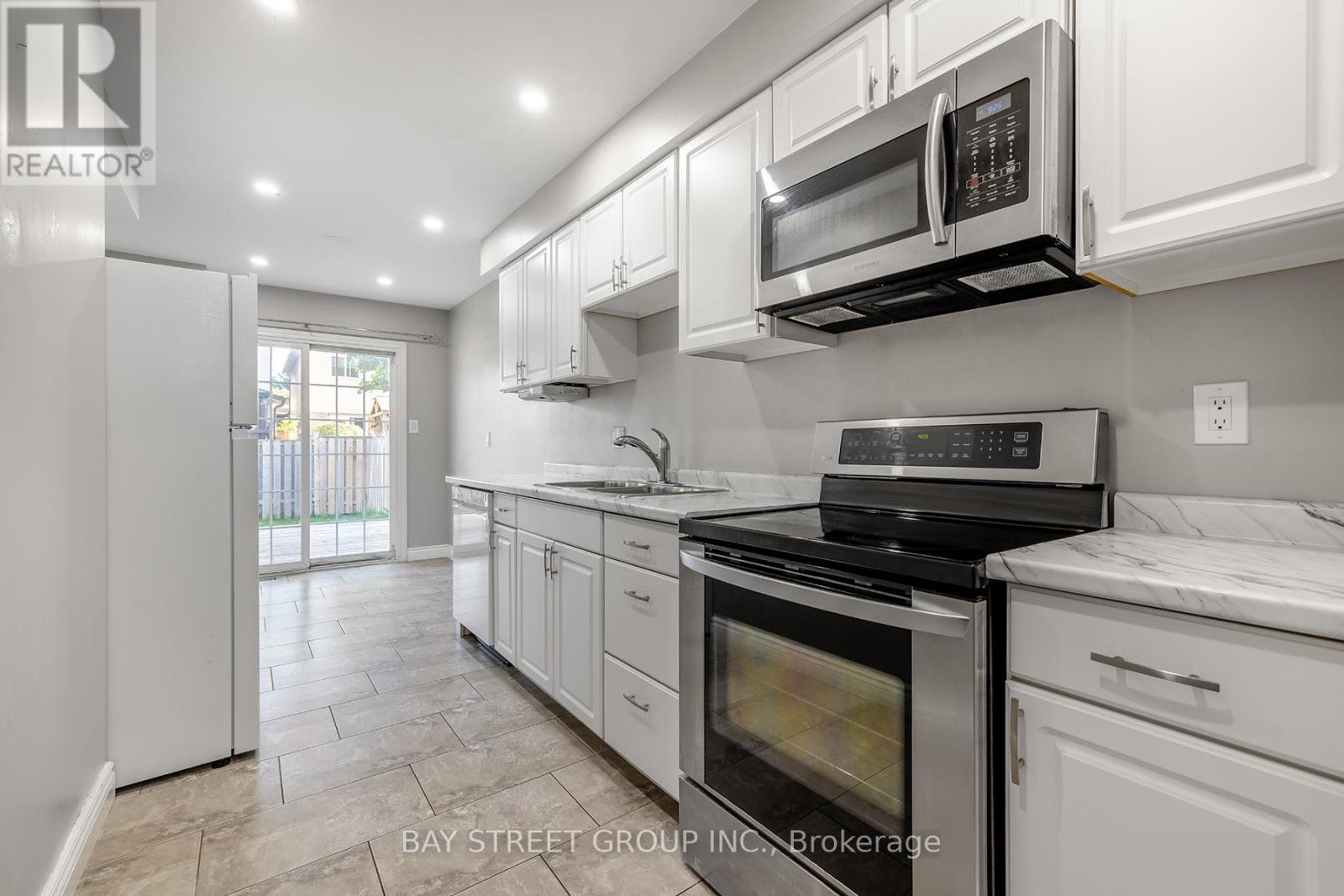 17 Carr Drive, Ajax, Ontario  L1T 3E2 - Photo 12 - E12515806