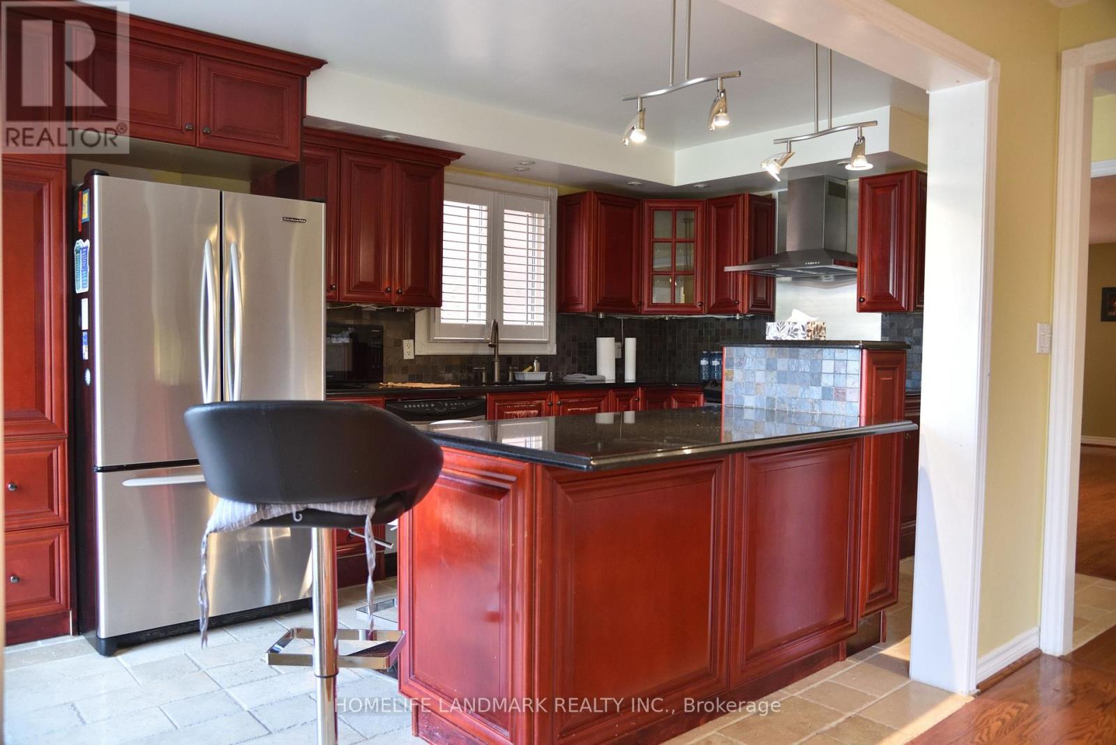 120 Brookmill Drive, Vaughan, Ontario  L4J 6M2 - Photo 6 - N12515782