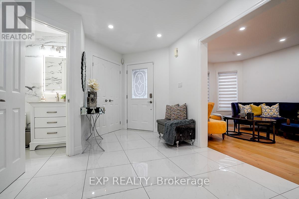 14 Prince Drive, Bradford West Gwillimbury (Bradford), Ontario  L3Z 3B7 - Photo 3 - N12515826