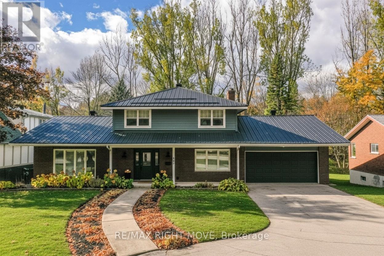 407 Bay Street, Orillia, Ontario  L3V 3X5 - Photo 2 - S12515842