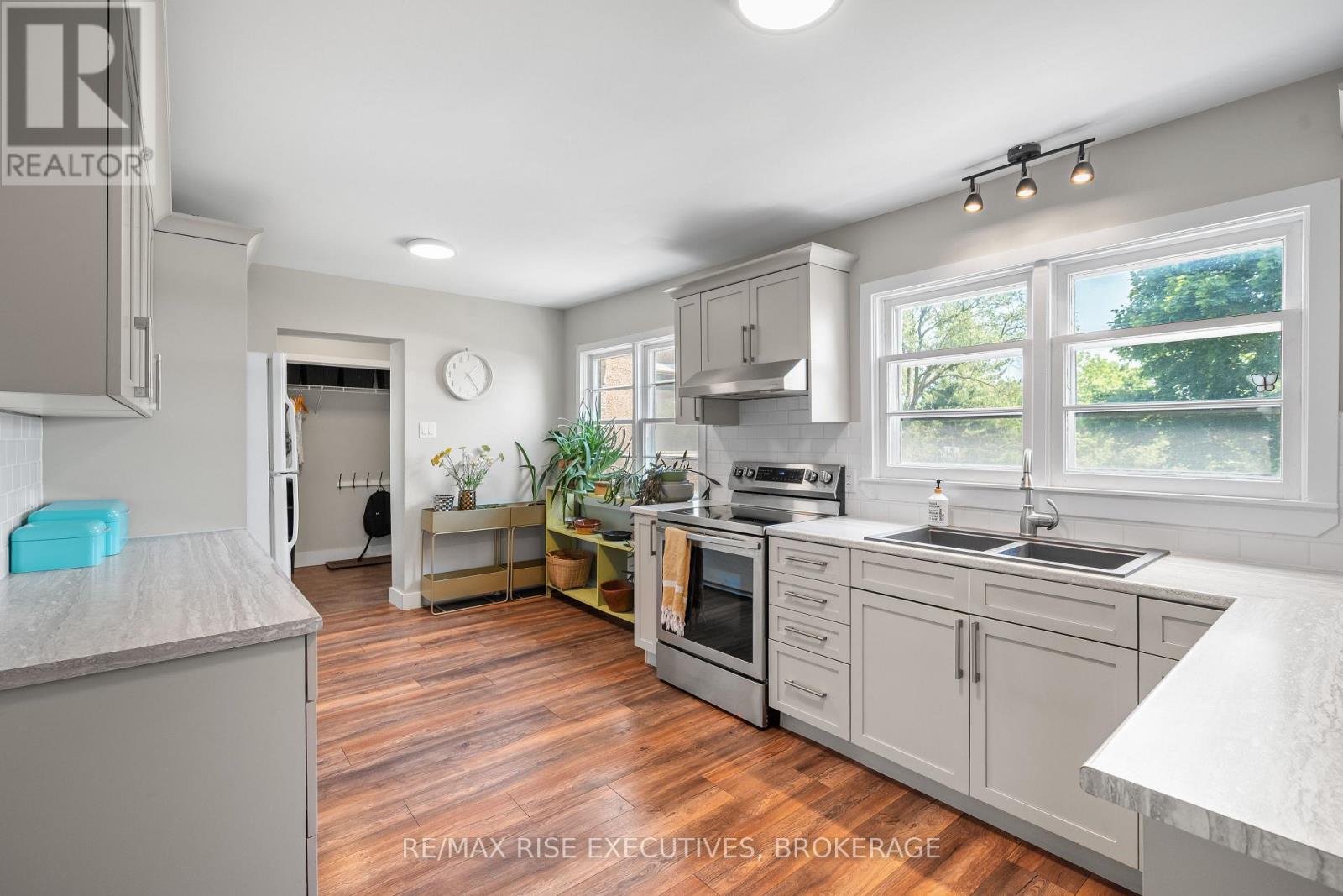 320 Dundas Street W, Greater Napanee, Ontario  K7R 2B4 - Photo 30 - X12516000