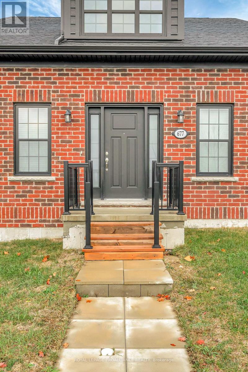 677 Wilkins Gate, Cobourg, Ontario K9A 0C1 - Photo 2 - X12515882