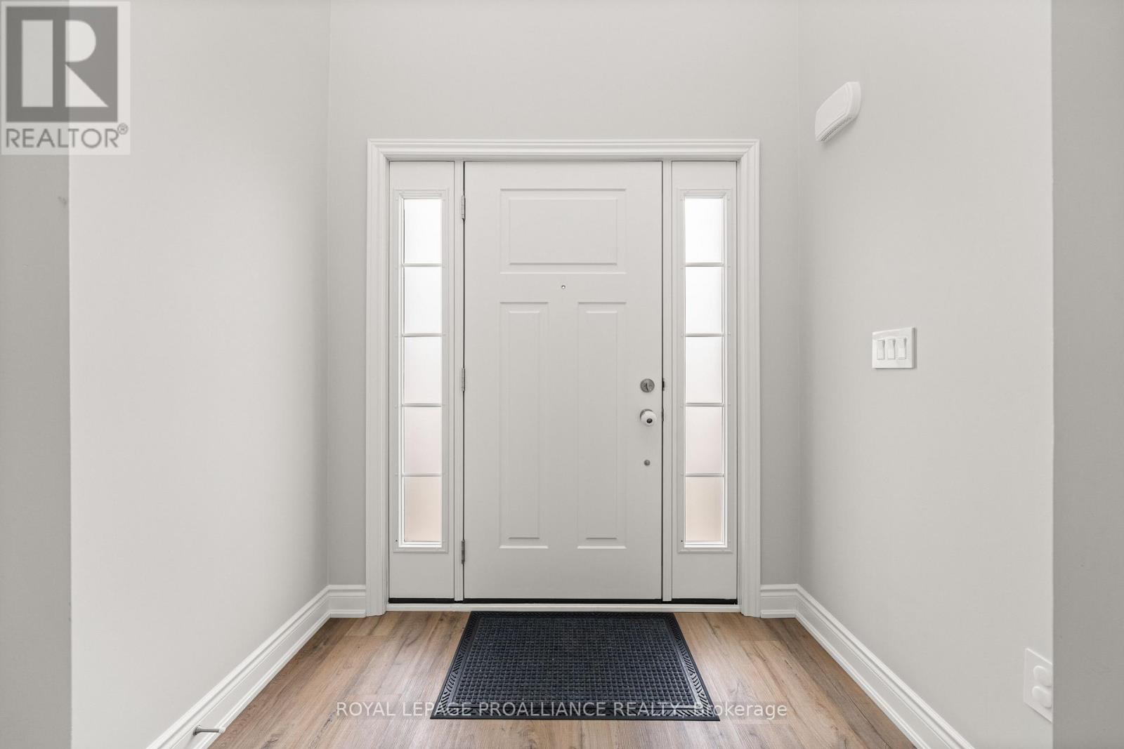 677 Wilkins Gate, Cobourg, Ontario K9A 0C1 - Photo 3 - X12515882