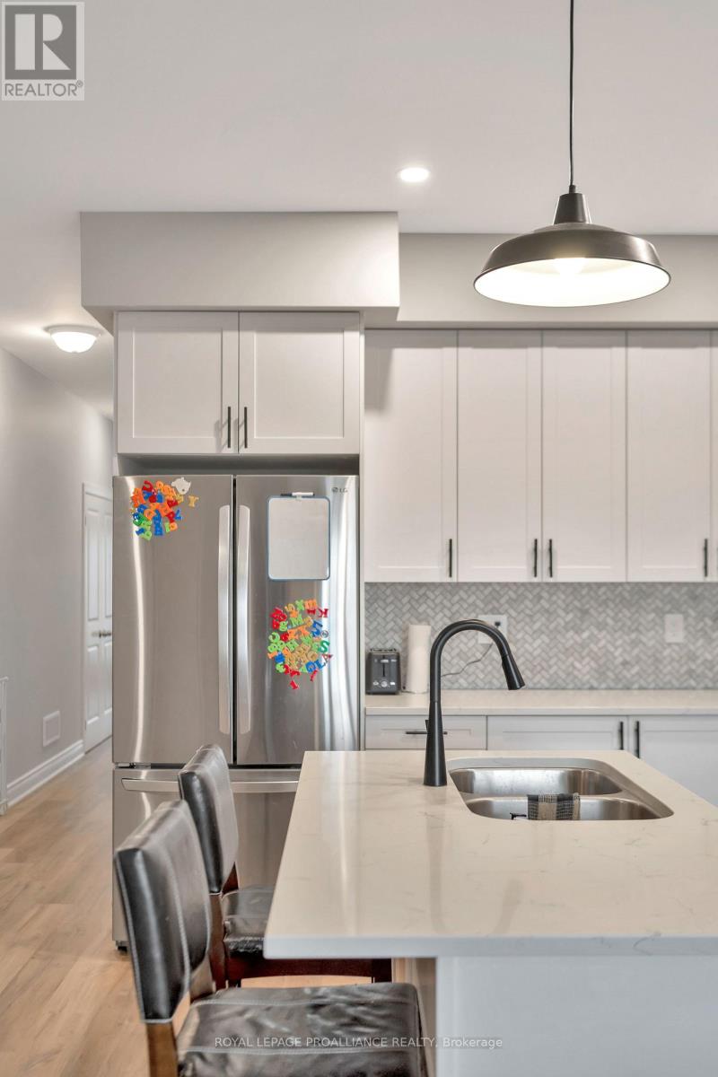 677 Wilkins Gate, Cobourg, Ontario K9A 0C1 - Photo 7 - X12515882