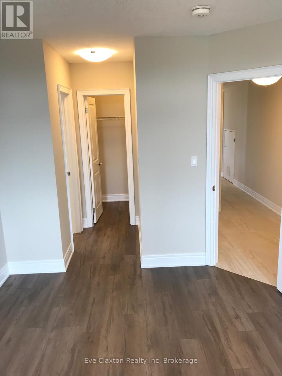 209 - 333 Gosling Gardens, Guelph (Clairfields/hanlon Business Park), Ontario  N1L 0K4 - Photo 11 - X12515928