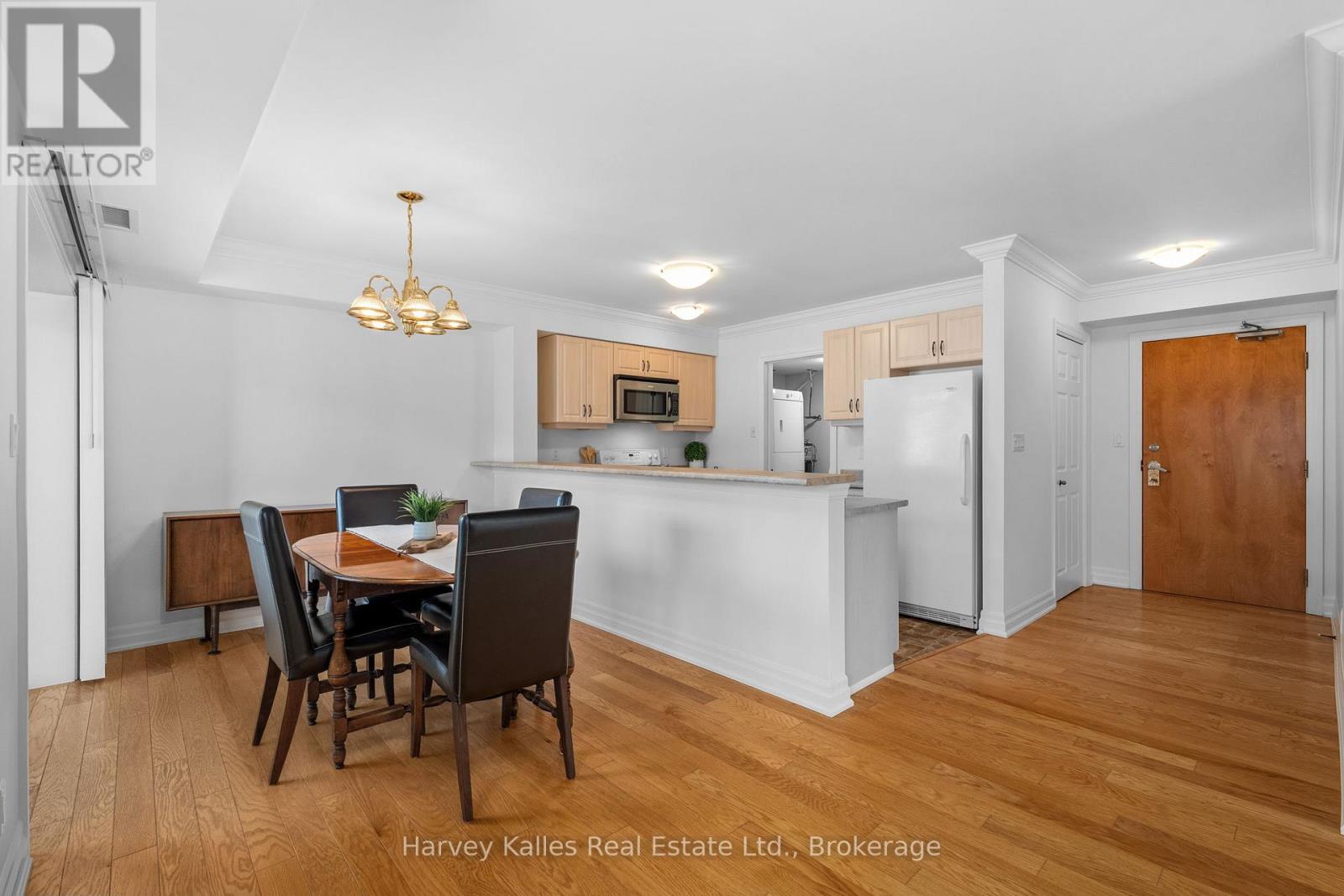 205 - 26 Dairy Lane, Huntsville (Chaffey), Ontario  P1H 0A4 - Photo 4 - X12515938