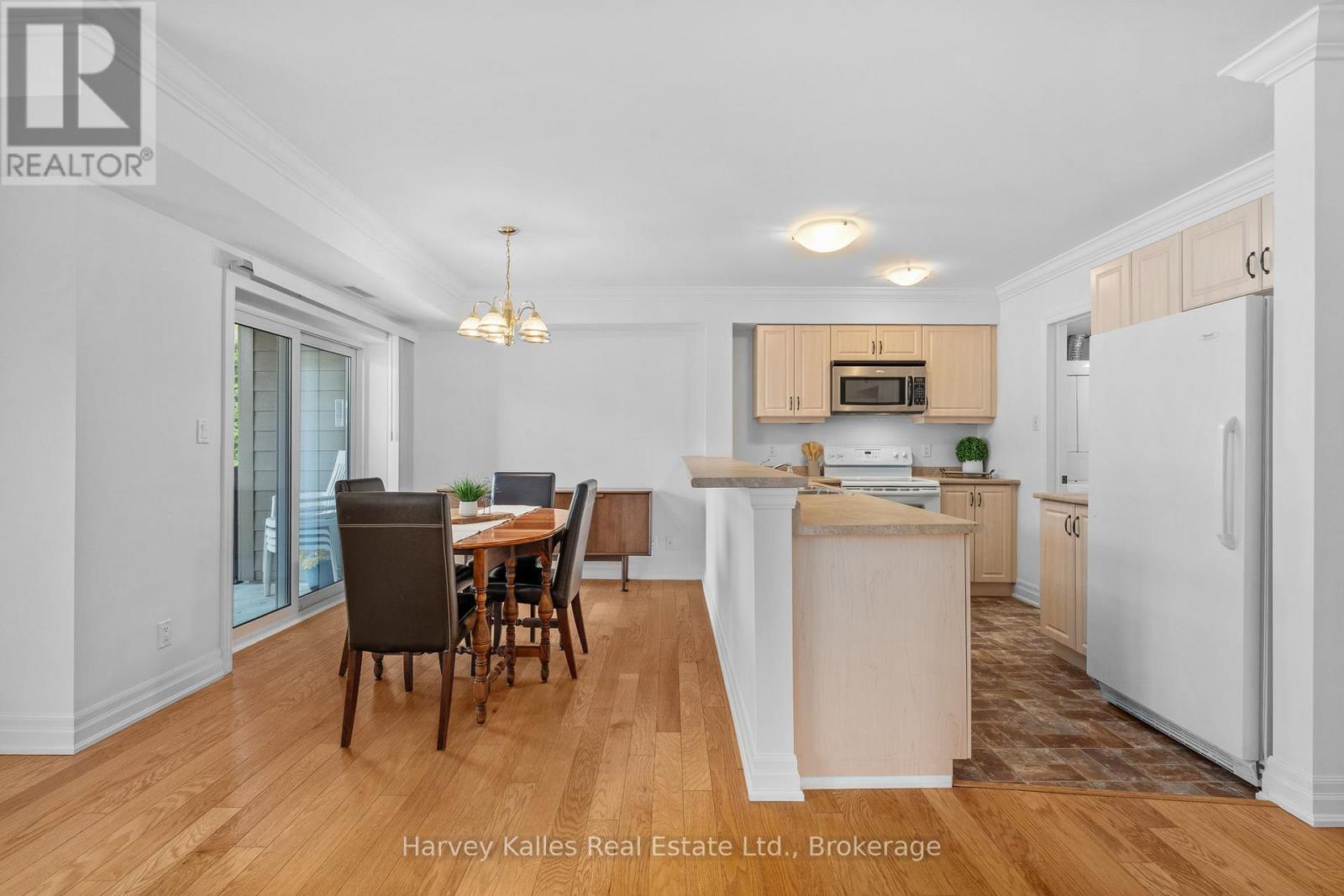 205 - 26 Dairy Lane, Huntsville (Chaffey), Ontario  P1H 0A4 - Photo 8 - X12515938