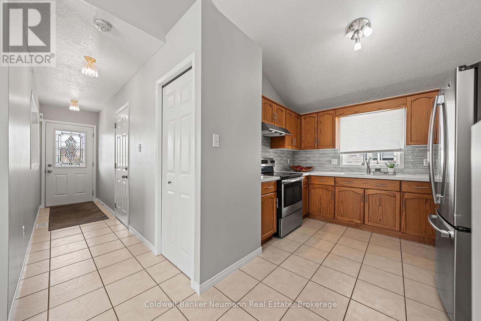 28 Bronwyn Place, Guelph (Willow West/sugarbush/west Acres), Ontario  N1K 1X1 - Photo 12 - X12515980