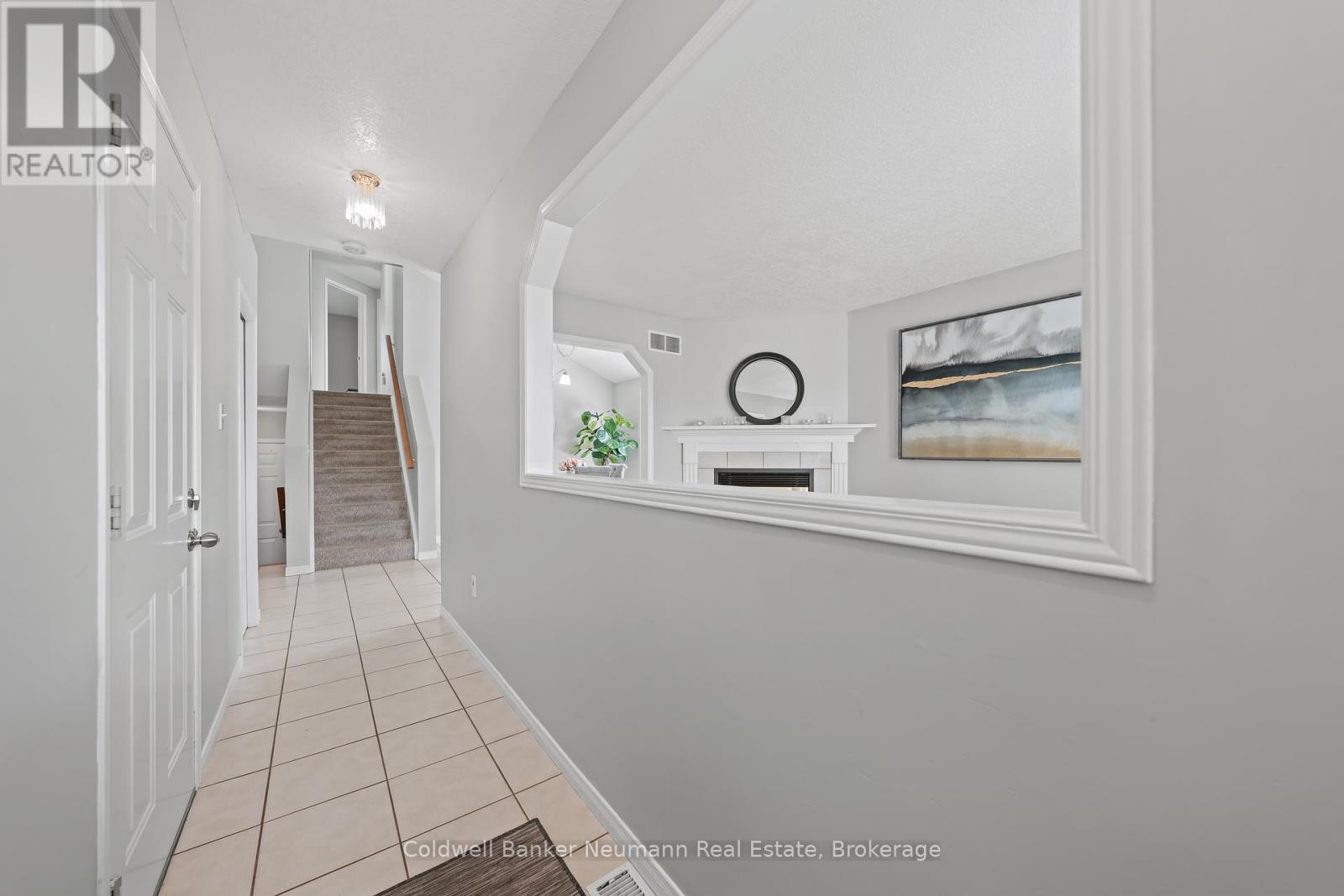 28 Bronwyn Place, Guelph (Willow West/sugarbush/west Acres), Ontario  N1K 1X1 - Photo 4 - X12515980