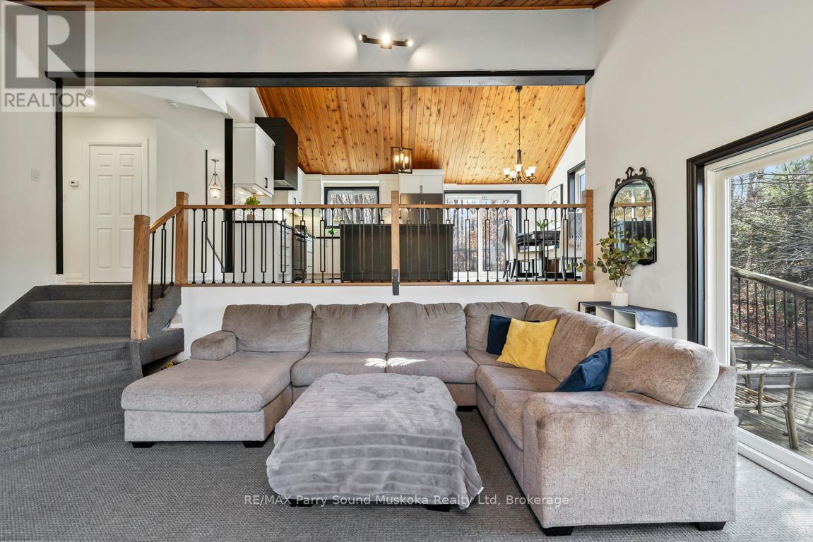 336 Clear Lake Road, Seguin, Ontario P2A 2W8 - Photo 13 - X12516016