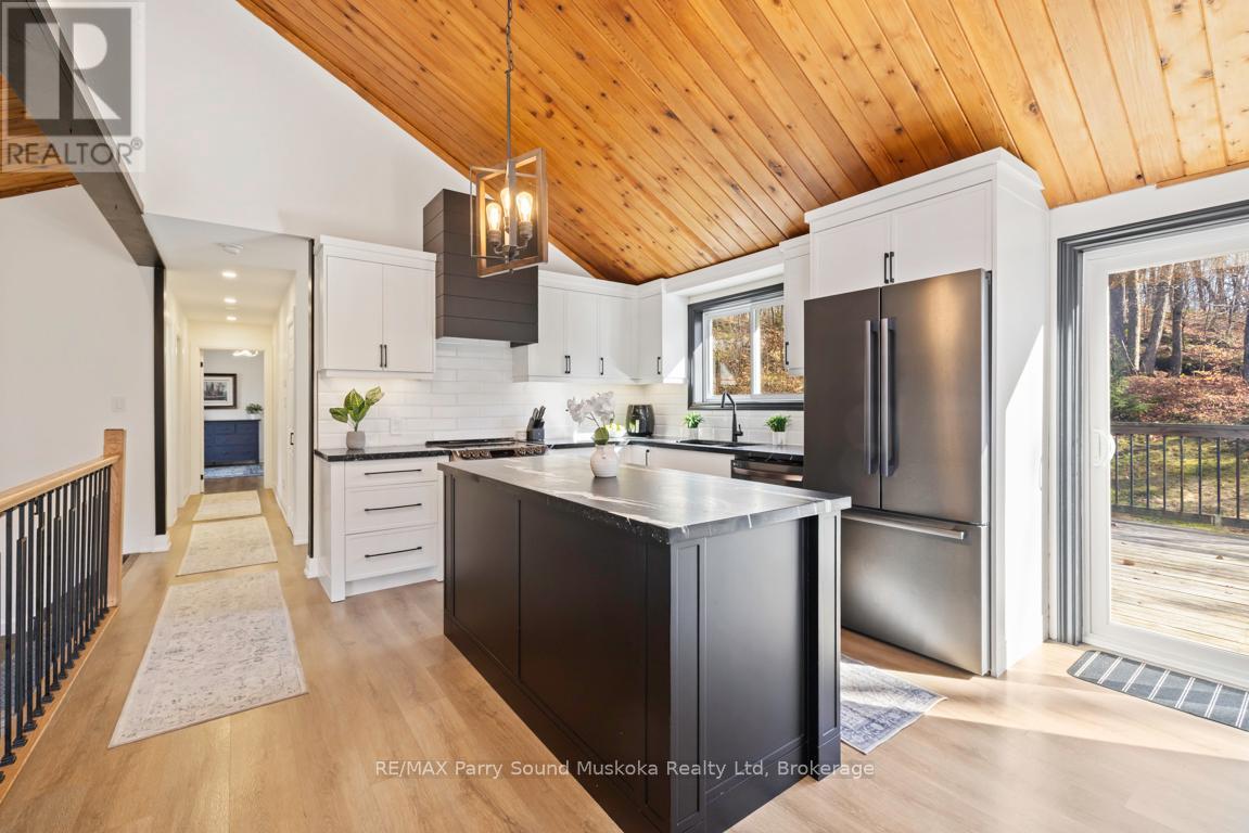 336 Clear Lake Road, Seguin, Ontario P2A 2W8 - Photo 16 - X12516016